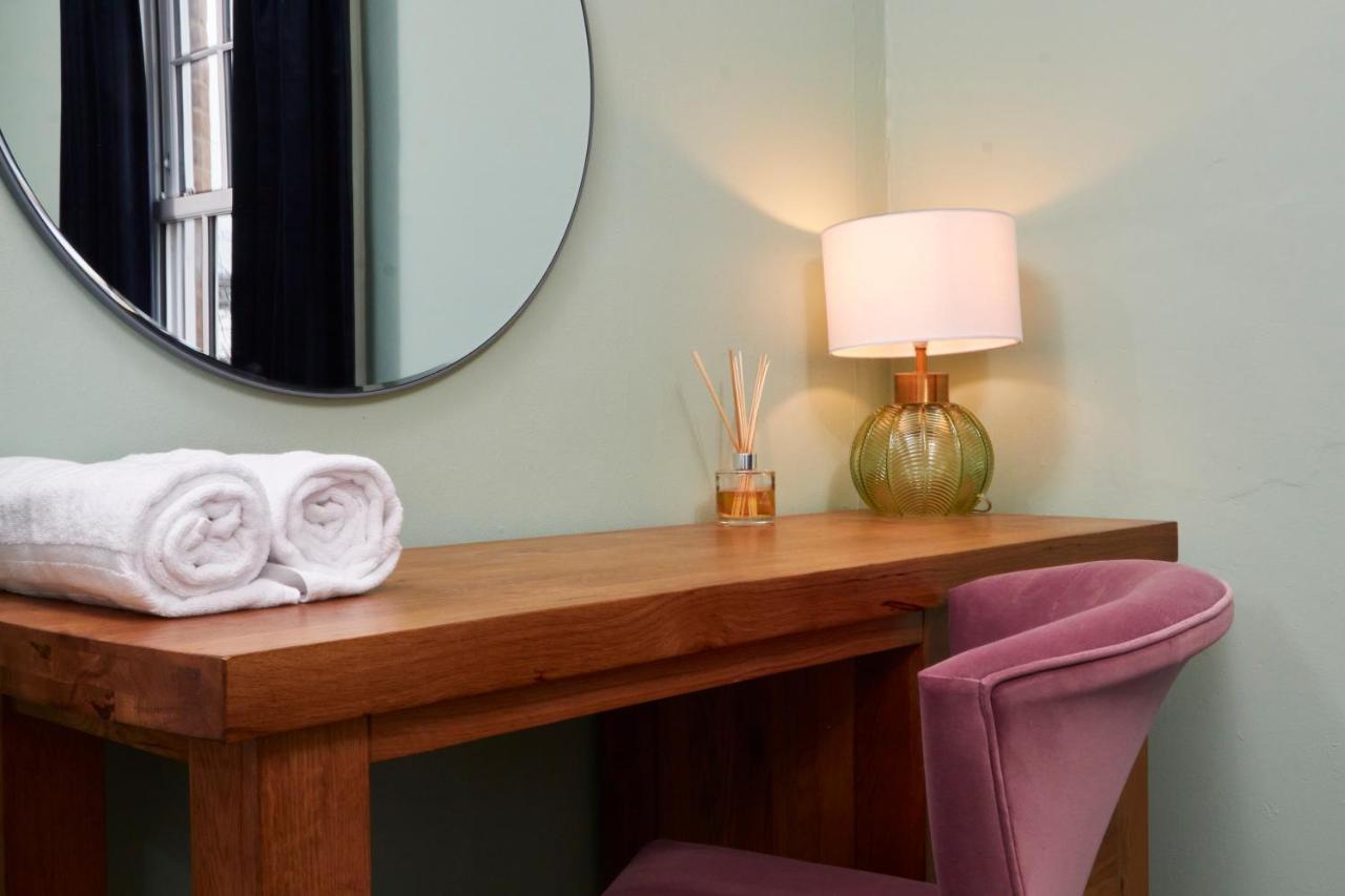 Fantastic Central Stratford Two Bedroom Apartment By Purestay Short Lets & Serviced Accommodation With Parking Stratford-upon-Avon Exterior foto