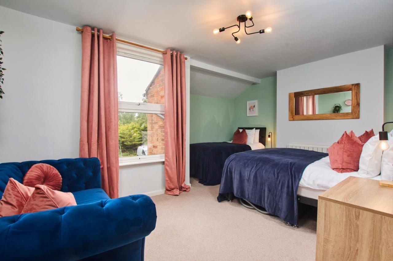 Fantastic Central Stratford Two Bedroom Apartment By Purestay Short Lets & Serviced Accommodation With Parking Stratford-upon-Avon Exterior foto