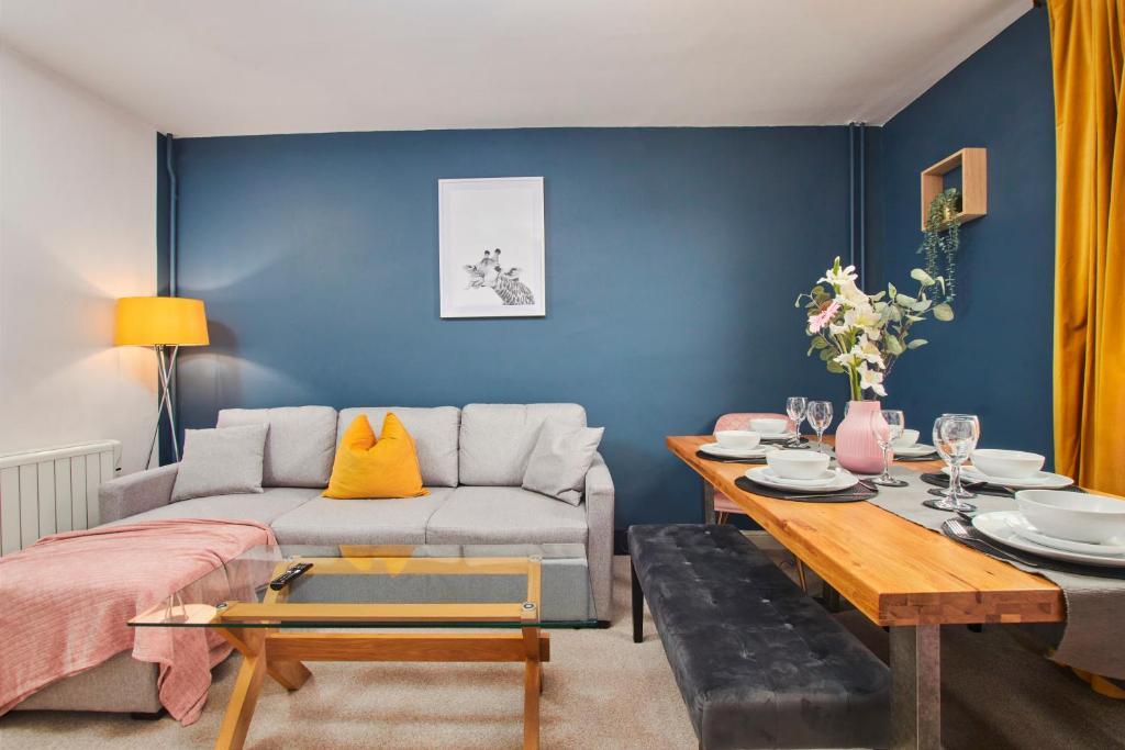 Fantastic Central Stratford Two Bedroom Apartment By Purestay Short Lets & Serviced Accommodation With Parking Stratford-upon-Avon Exterior foto